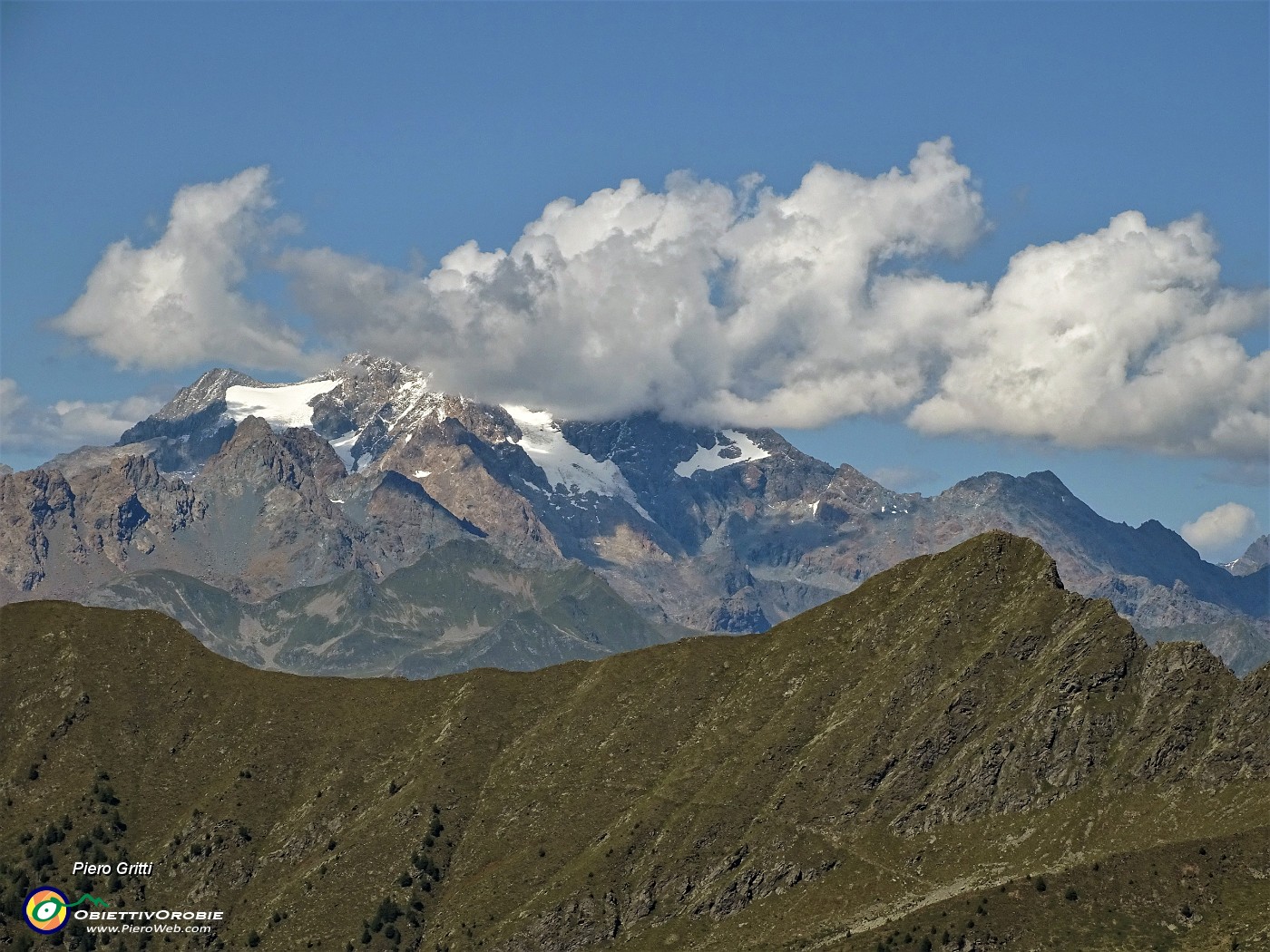 84 Zoom verso il Monte Disgrazia nelle Alpi Retiche.JPG -                                